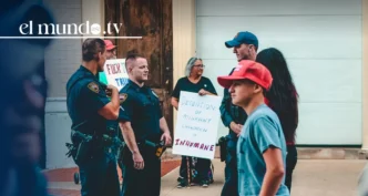 The U.S. offers 3,000 dollars for voluntary deportations