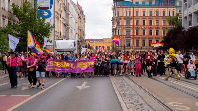 Tens of Thousands March in Budapest Pride, First Since Orbán Government Fell
