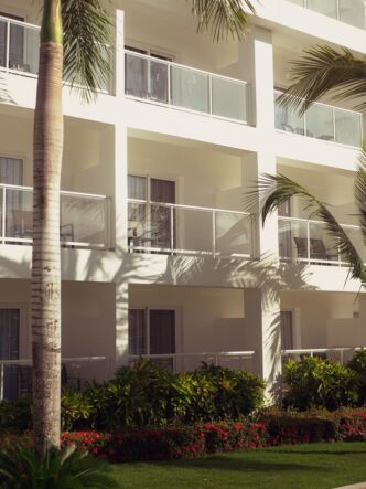 Fatal Fire at Dominican Republic Beach Resort Kills Italian Tourist, Forces Mass Evacuation