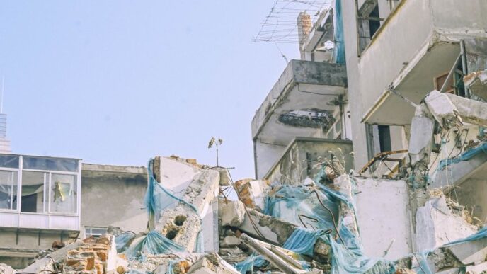 Building Collapse in Mexico City's Hipodromo Neighborhood Leaves One Dead, One Injured